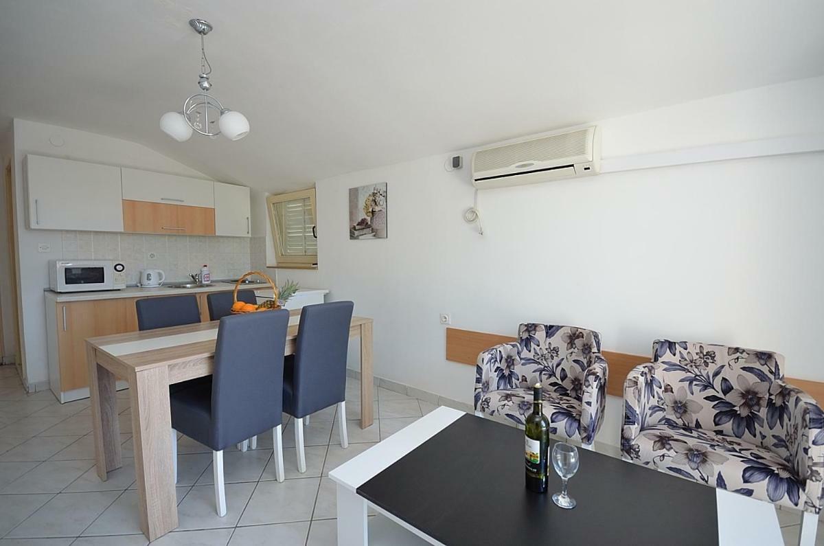 Apartmani Ana Tribalj Kültér fotó