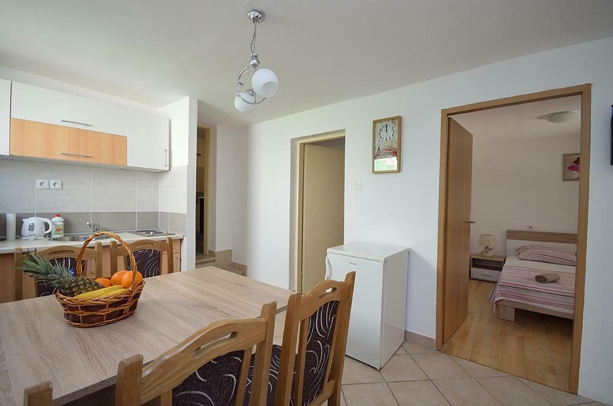 Apartmani Ana Tribalj Kültér fotó